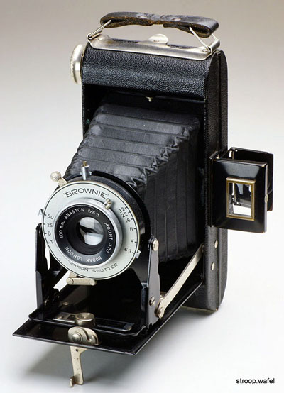 Kodak Six-20 Folding Brownie photo